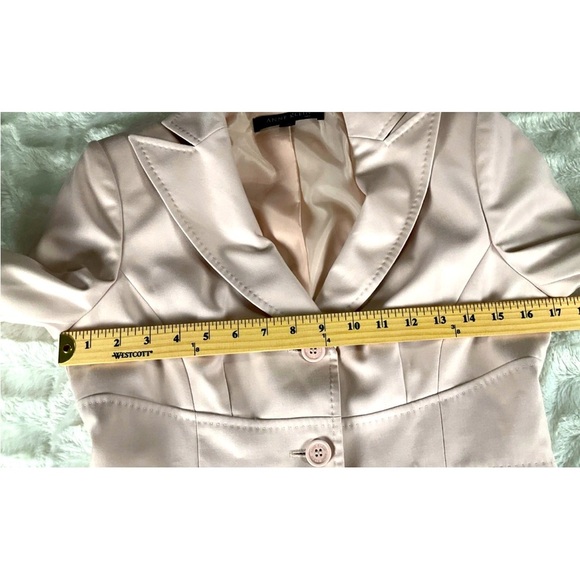 Anne Klein Women’s Size 4 Blush 2 Piece Skirt Suit Mock Pockets Business Career - Picture 10 of 15